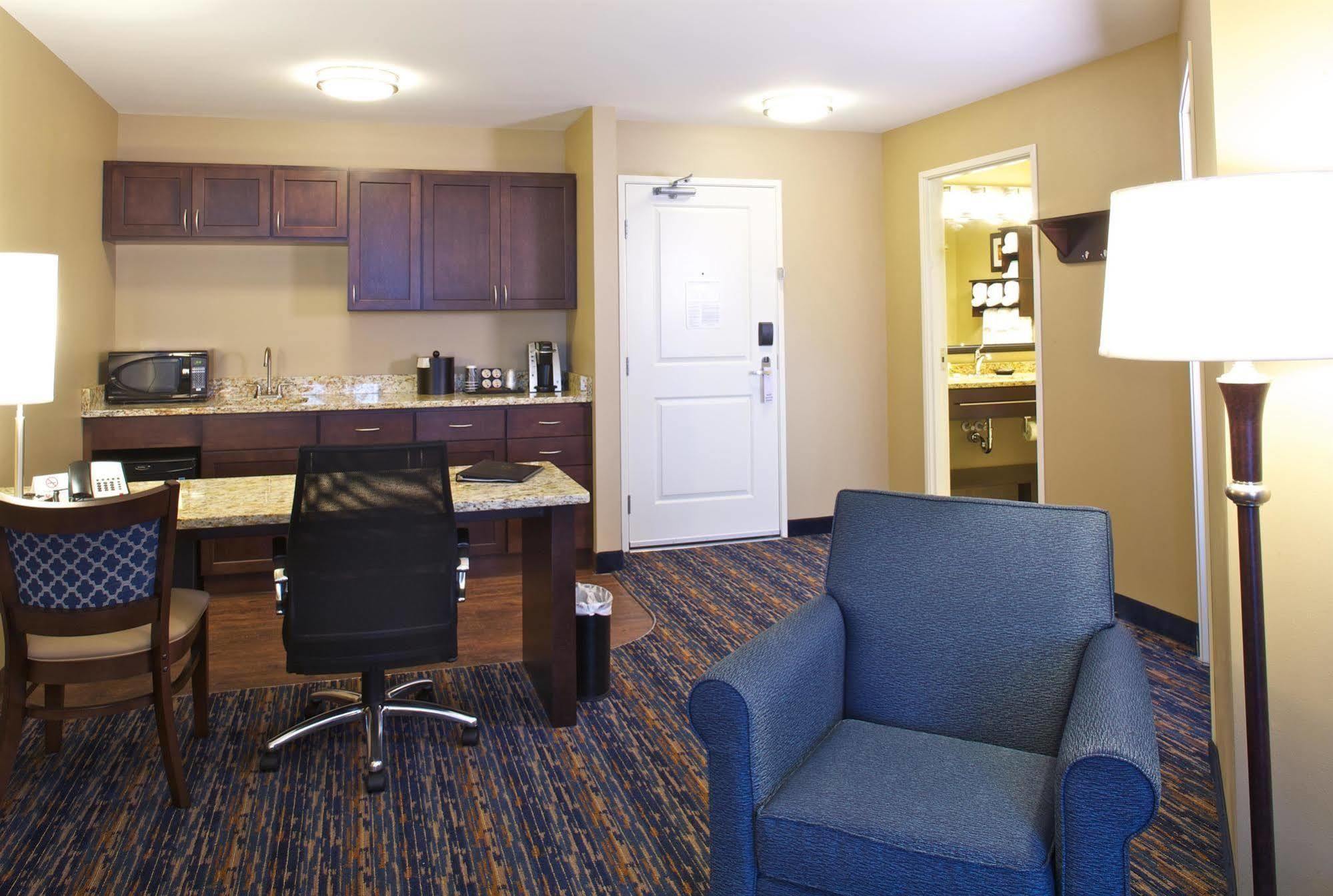 Grandstay Hotel & Suites Mount Horeb - Madison Dış mekan fotoğraf